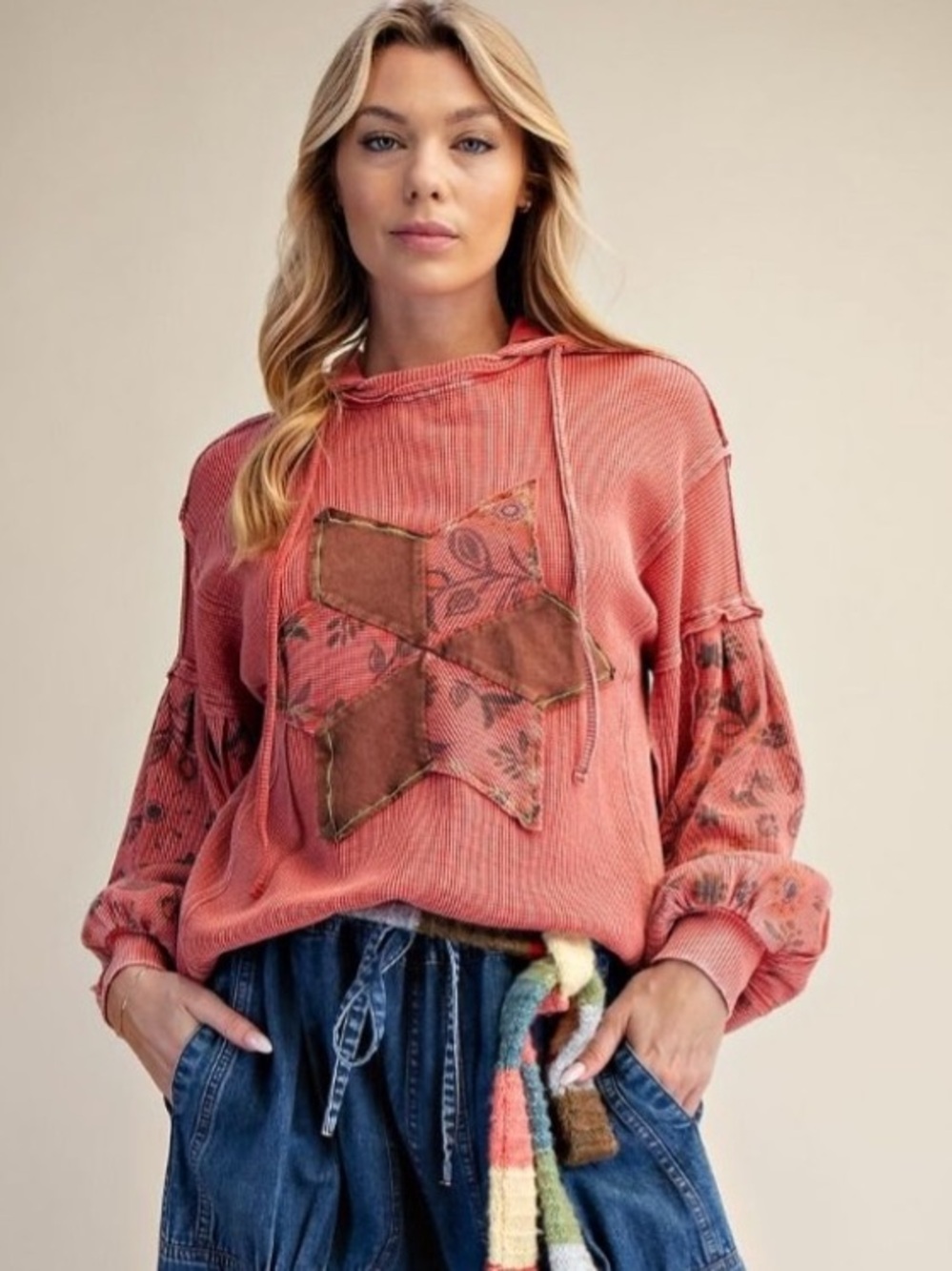 easel Coral Patchwork Star Hoodie - Picture 4 of 4